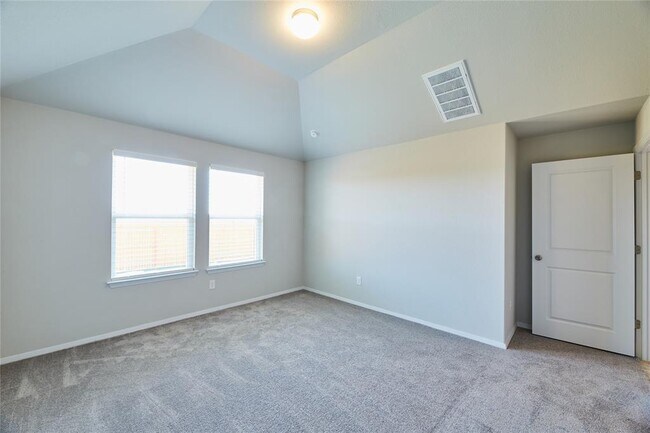 Building Photo - 303 Trailside Ln