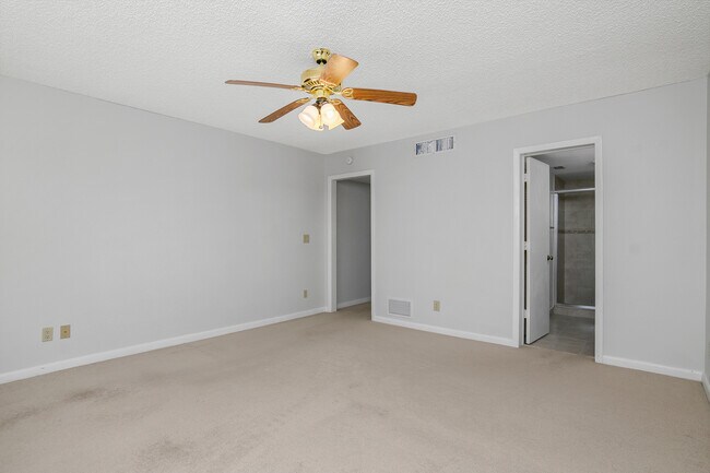 Building Photo - 1706 Bald Eagle Dr