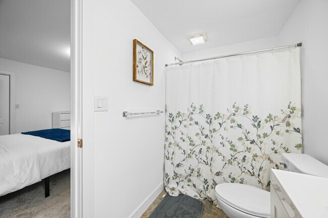 Building Photo - 1019 Central Ave