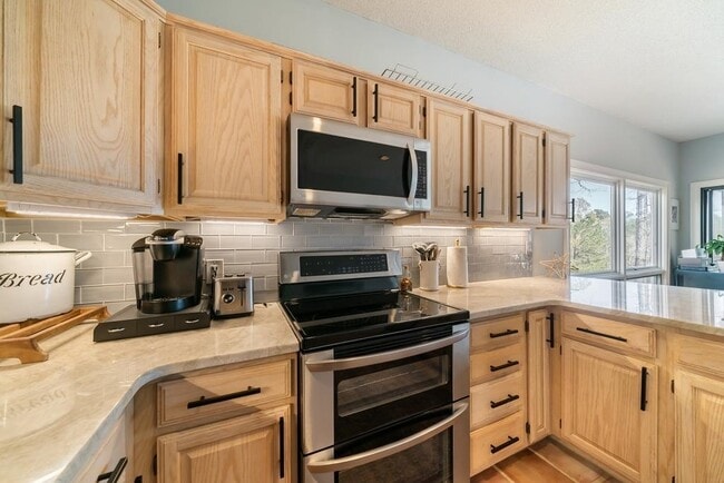 Building Photo - 1900 Snug Harbor Dr