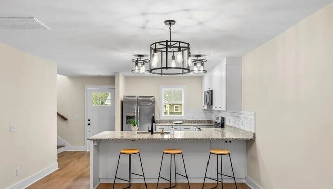 Building Photo - 206 Beacon Ave