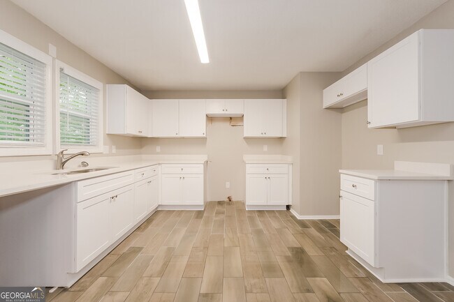 Building Photo - 998 Autumn Crest Ct