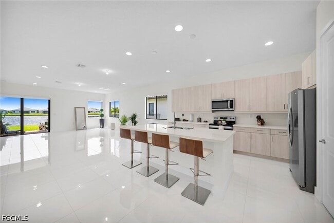 Building Photo - 5043 Ofanto Ln