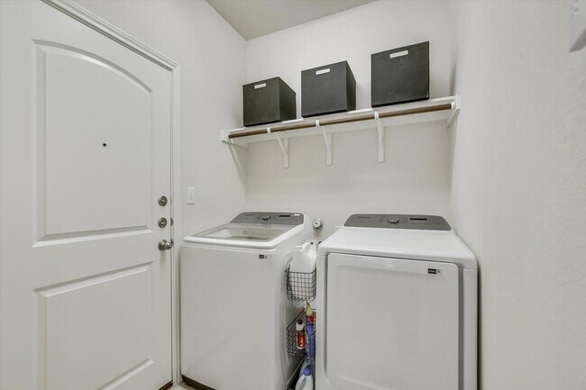 Building Photo - 2717 Coral Valley Dr