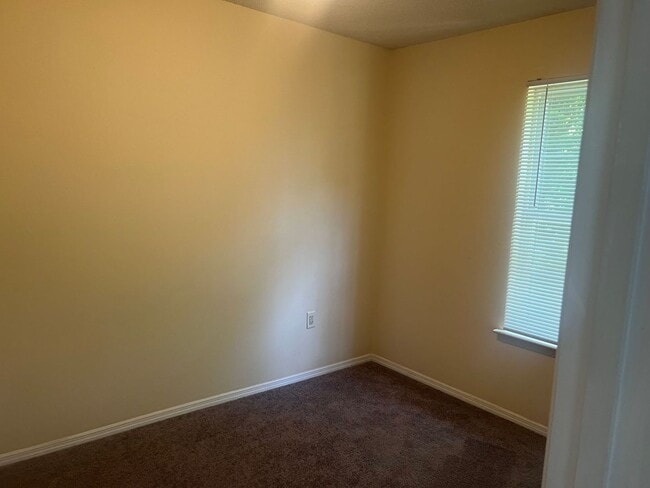Building Photo - 3 Bedroom House in East Tarboro