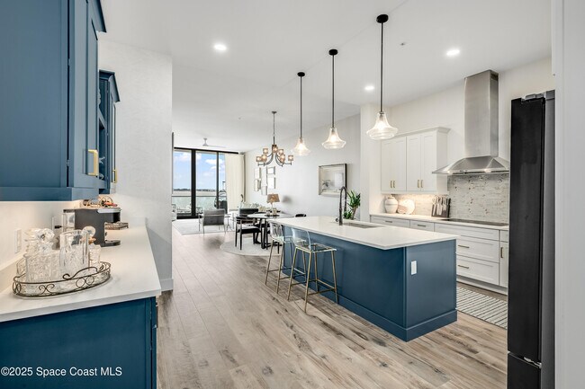 Building Photo - 225 Strand Dr