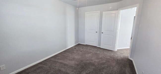 Building Photo - 10050 Pine Valley Ct