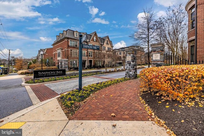 Building Photo - 10777 Symphony Park Dr