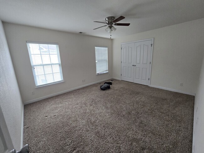 Building Photo - 2009 Breck Ave