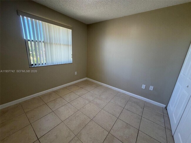 Building Photo - 1206 San Remo Cir