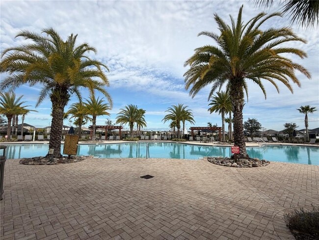 Building Photo - 2422 Riverbank Cv