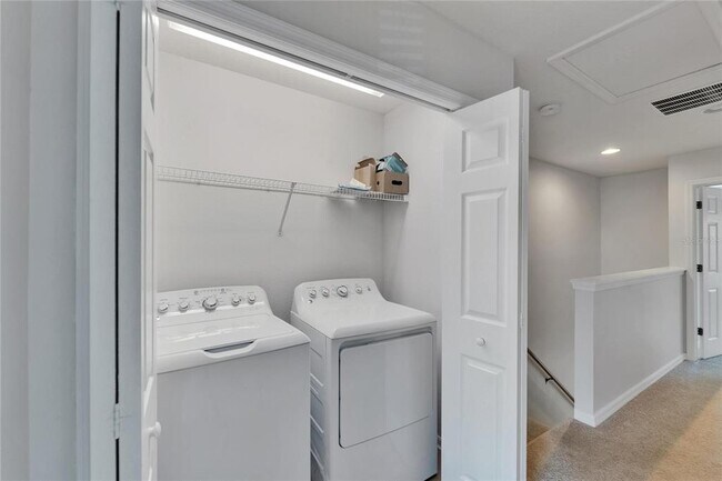 Building Photo - 8818 Red Beechwood Ct