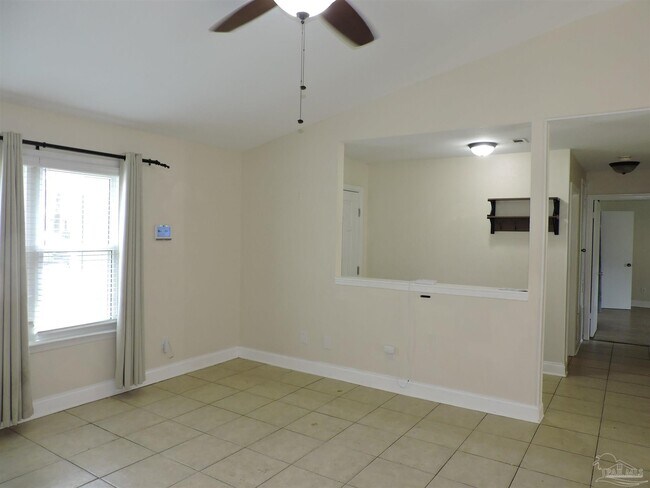 Building Photo - 4407 Eastpointe Dr