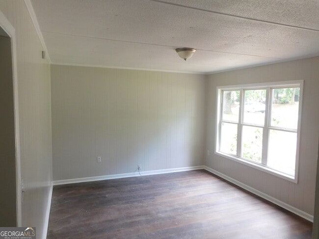 Building Photo - 145 Sarsen Cir