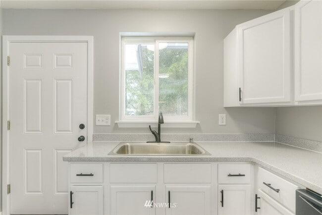Building Photo - 9206 144th St Ct NW