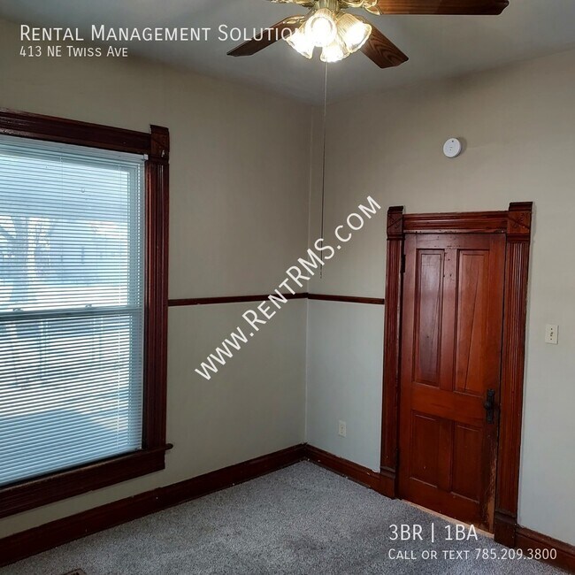 Building Photo - 413 NE Twiss Ave