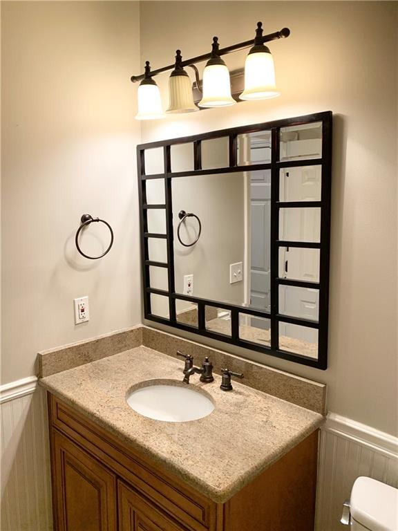 Building Photo - 2020 Chelton Way SE