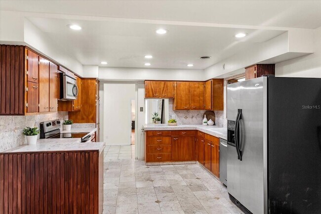 Building Photo - 105 John Anderson Dr