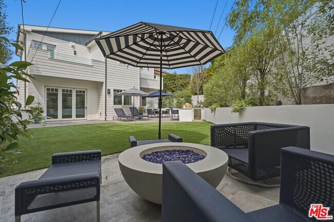 Building Photo - 530 Arbramar Ave