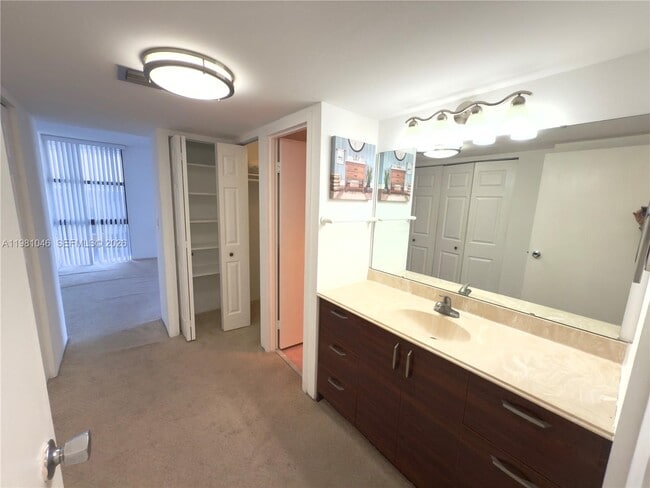 Building Photo - 3675 N Country Club Dr