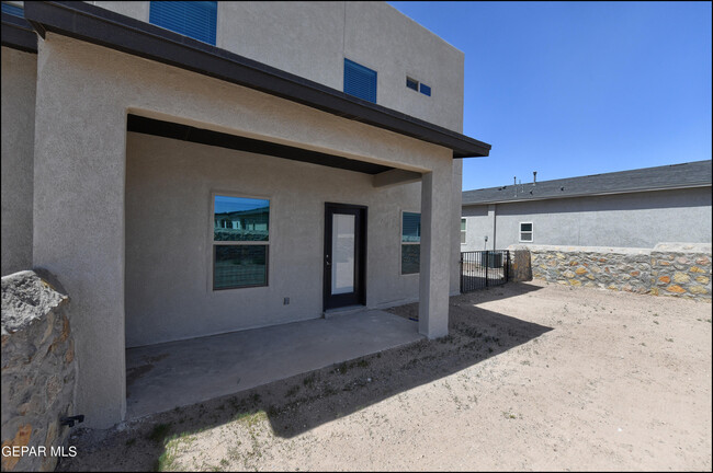 Building Photo - 11499 Summer Dr