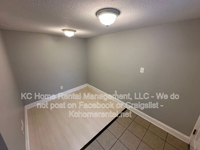 Building Photo - 4343 Myrtle Ave