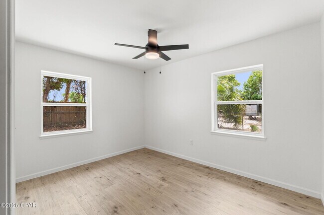 Building Photo - 708 Cactus Ave