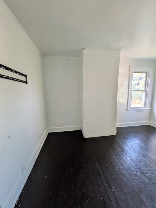 Building Photo - 1813 Converse St