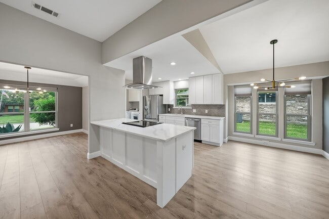 Building Photo - 4008 Hatherly Dr