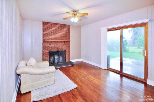 Building Photo - 8807 Tavistock Dr