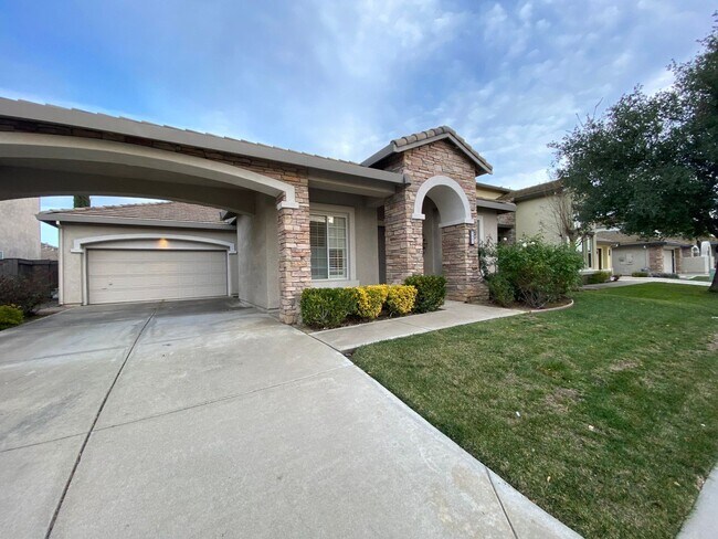 Building Photo - Beautiful Home in Stonelake Coming Soon!