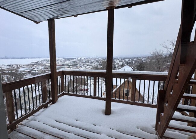 Building Photo - 1712 W 3rd St