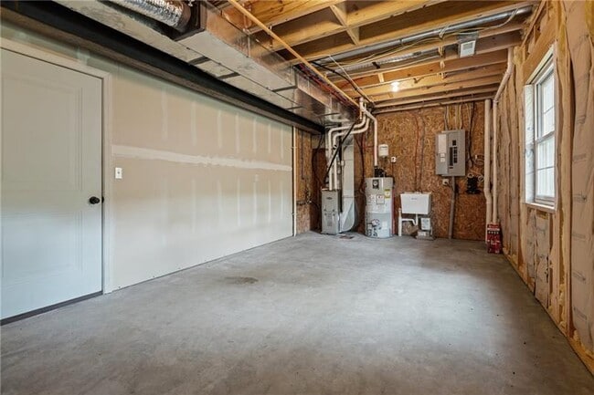 Building Photo - 567 Chesnic Dr