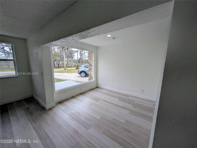 Building Photo - 1454 Ribault Scenic Dr
