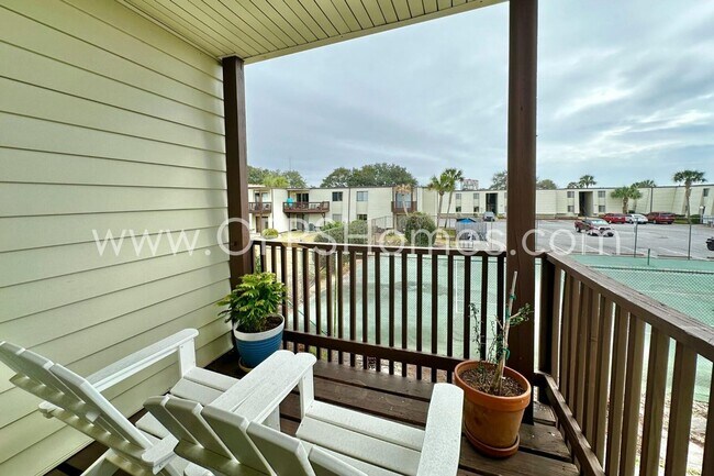 Building Photo - Available June