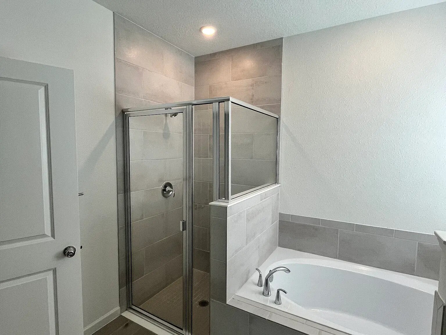 Master bathroom - 15591 Whispering Fir Dr