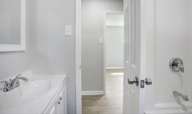 Building Photo - 5123 Peachtree St