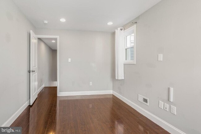 Building Photo - 625 Fernon St