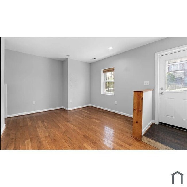 Building Photo - 443 20th St NE