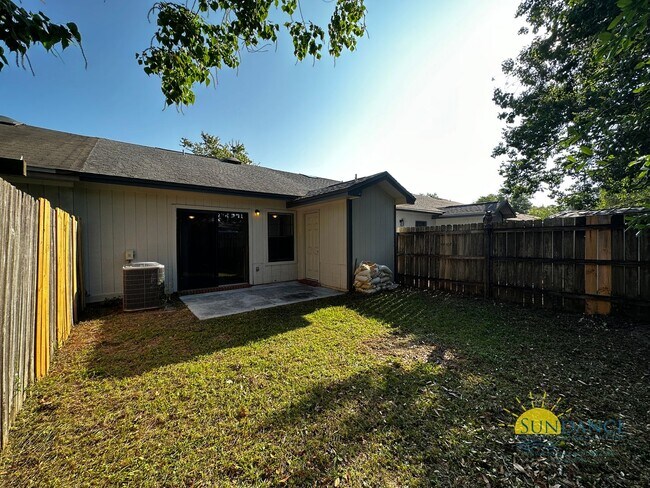 Building Photo - Magnificent 2 Bedroom Townhouse in Fort Walton Beach
