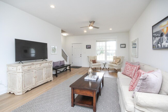 Building Photo - Luxury Three Bedroom Townhouse in Lincolnton