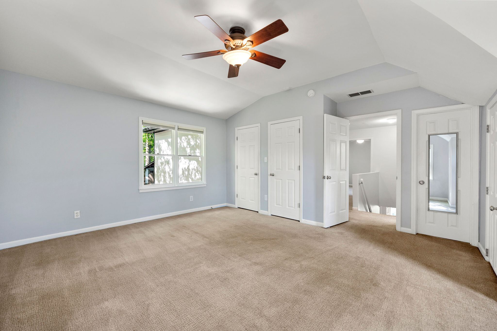 Primary bedroom - 121 Brower Street