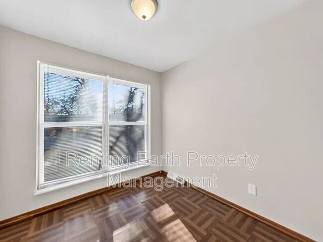 Building Photo - 8908 Scottdale Ave