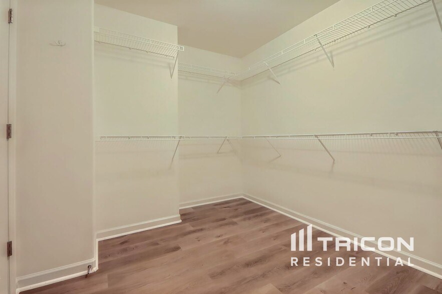 Building Photo - 27 Hillshire Dr