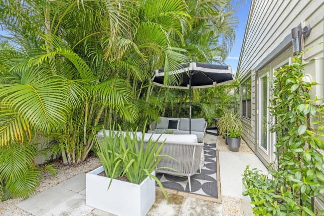 Building Photo - 2474 Bedford Mews Dr