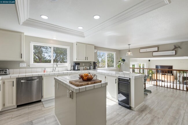 Building Photo - 342 Newcastle Ln