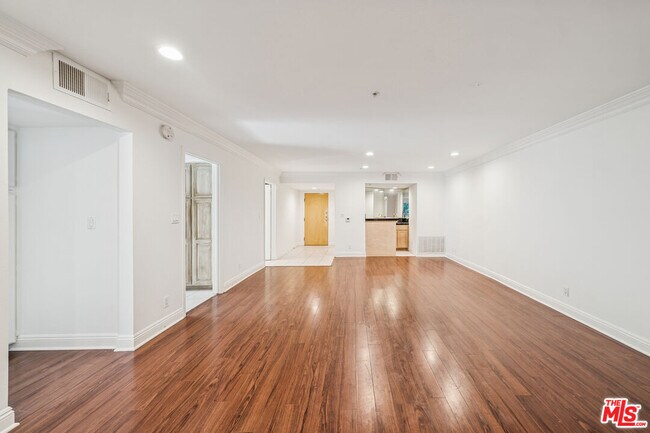 Building Photo - 1508 Greenfield Ave