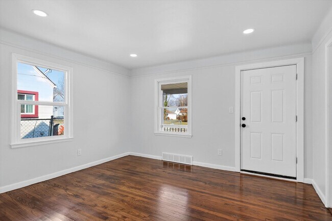 Building Photo - 8449 Penrod St