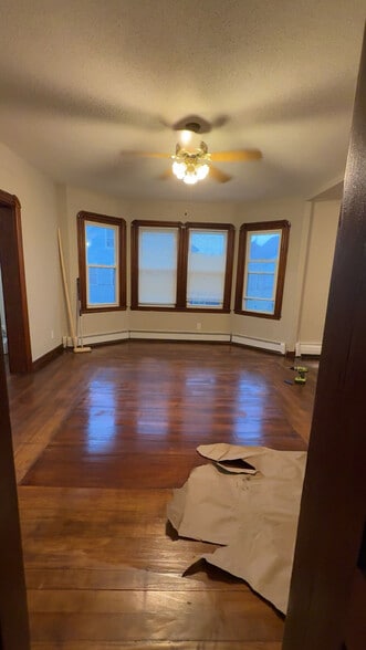 Building Photo - 72 Fair St