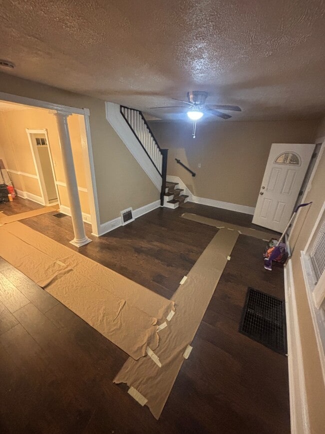 Building Photo - 342 E Broadway